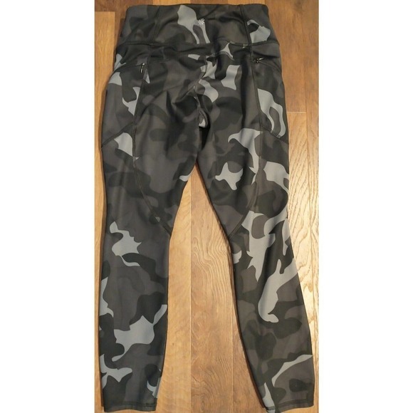 ATHLETA EUC Camo Contender 7/8 Leggings Black Gray Sz SMALL 283284-00 Zip Pocket - Picture 4 of 6